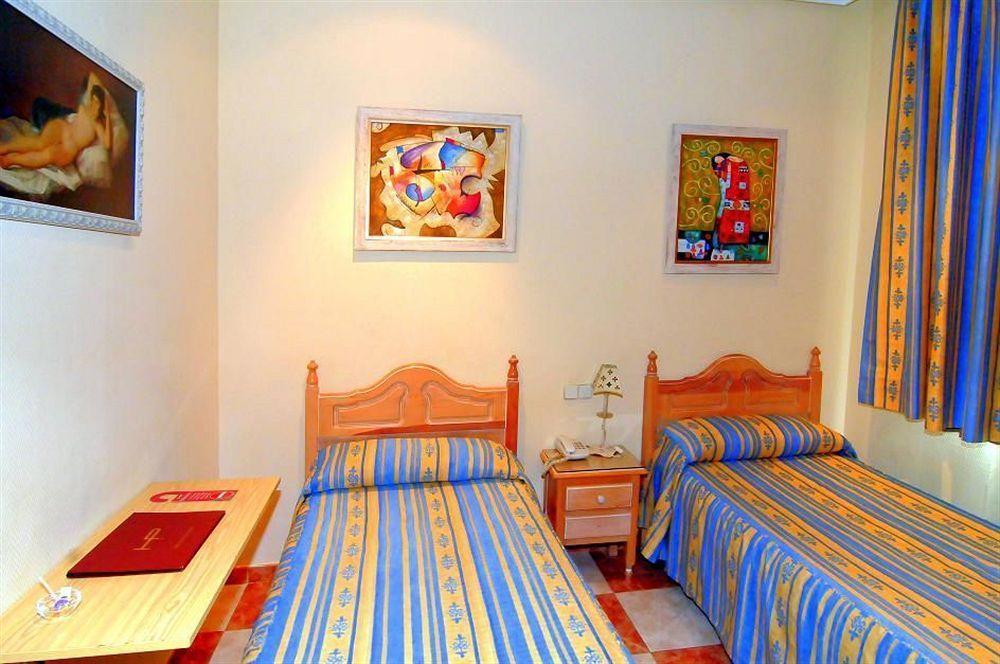 Ch Plaza D'Ort Rooms IV Madrid Kültér fotó