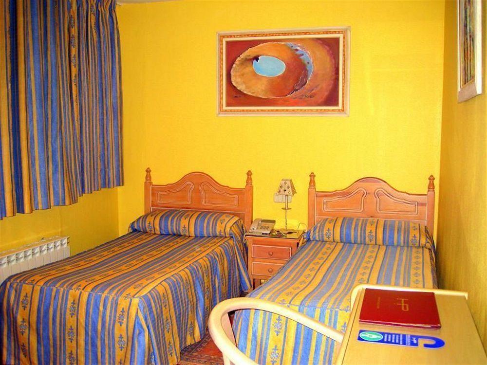 Ch Plaza D'Ort Rooms IV Madrid Kültér fotó