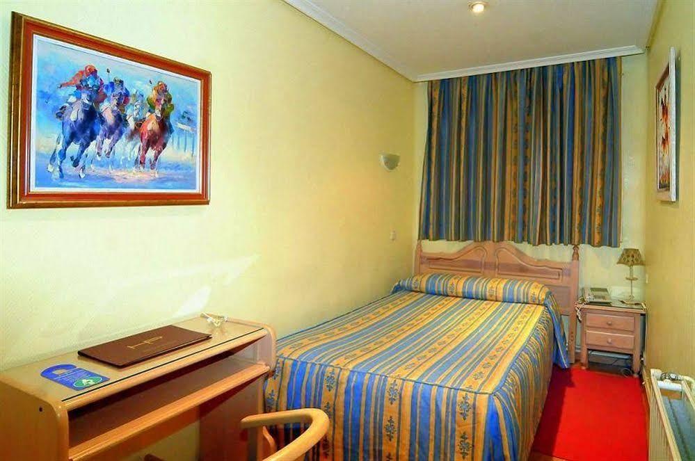 Ch Plaza D'Ort Rooms IV Madrid Kültér fotó